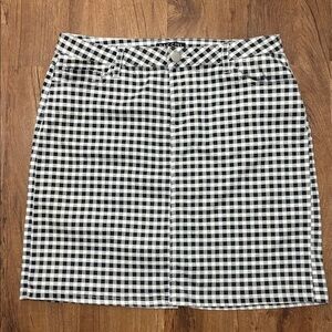 Baccini Black & White Gingham Mini Skirt Size 10. Pre-owned, great condition